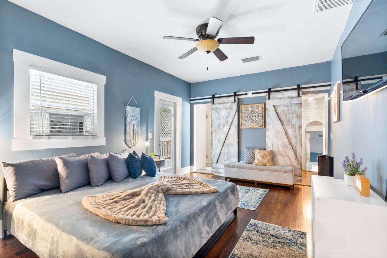 Four Different Options At One Great Location-- 1 - Spacious 3 Bed 2 Bath House Or 2- 2Nd Floor 2 Bed 1 Bath Guesthouse Or 3- 1St Floor Studio Or 3- A Tiny Home Rv Tampa Zewnętrze zdjęcie