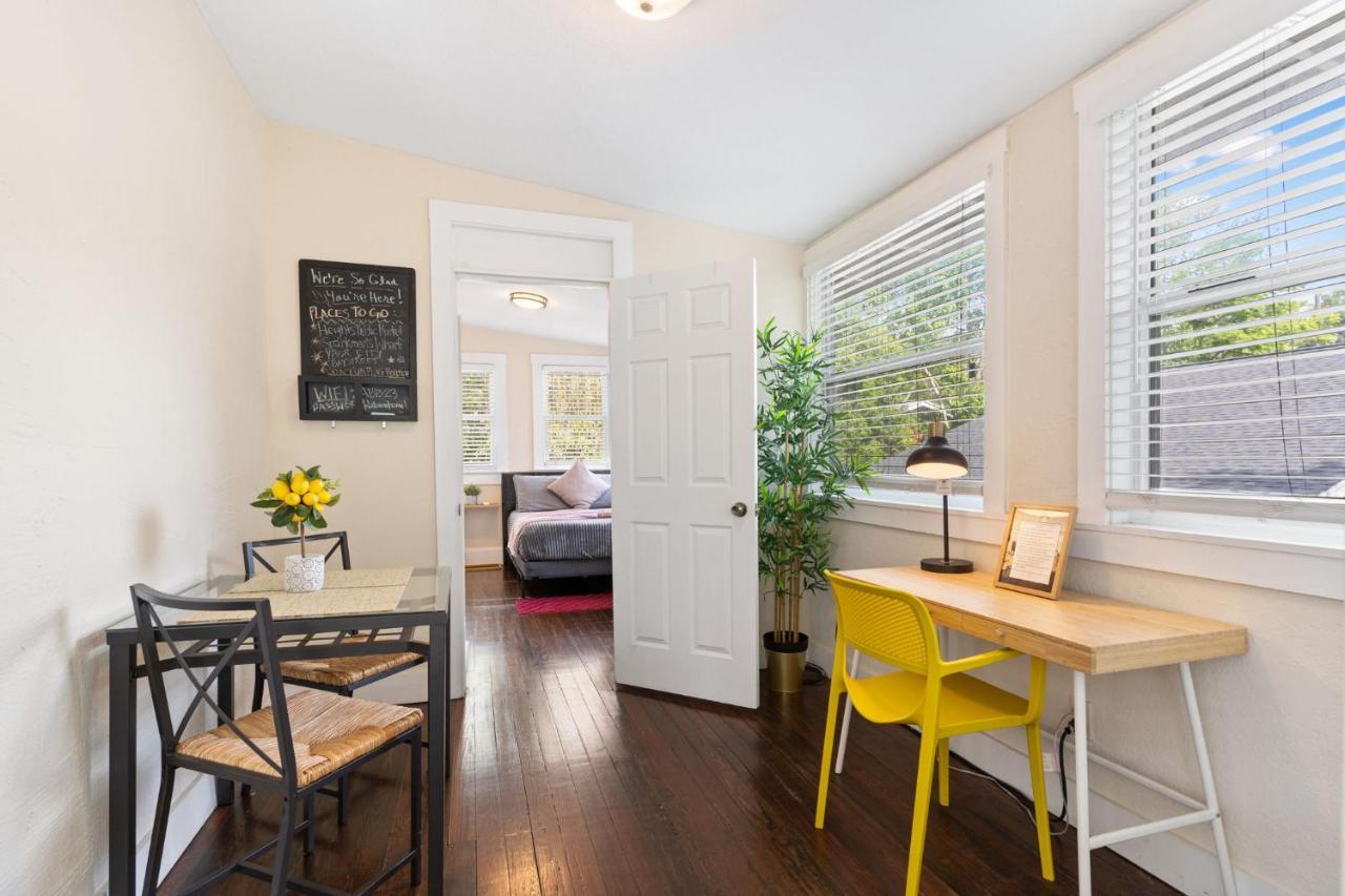 Four Different Options At One Great Location-- 1 - Spacious 3 Bed 2 Bath House Or 2- 2Nd Floor 2 Bed 1 Bath Guesthouse Or 3- 1St Floor Studio Or 3- A Tiny Home Rv Tampa Zewnętrze zdjęcie
